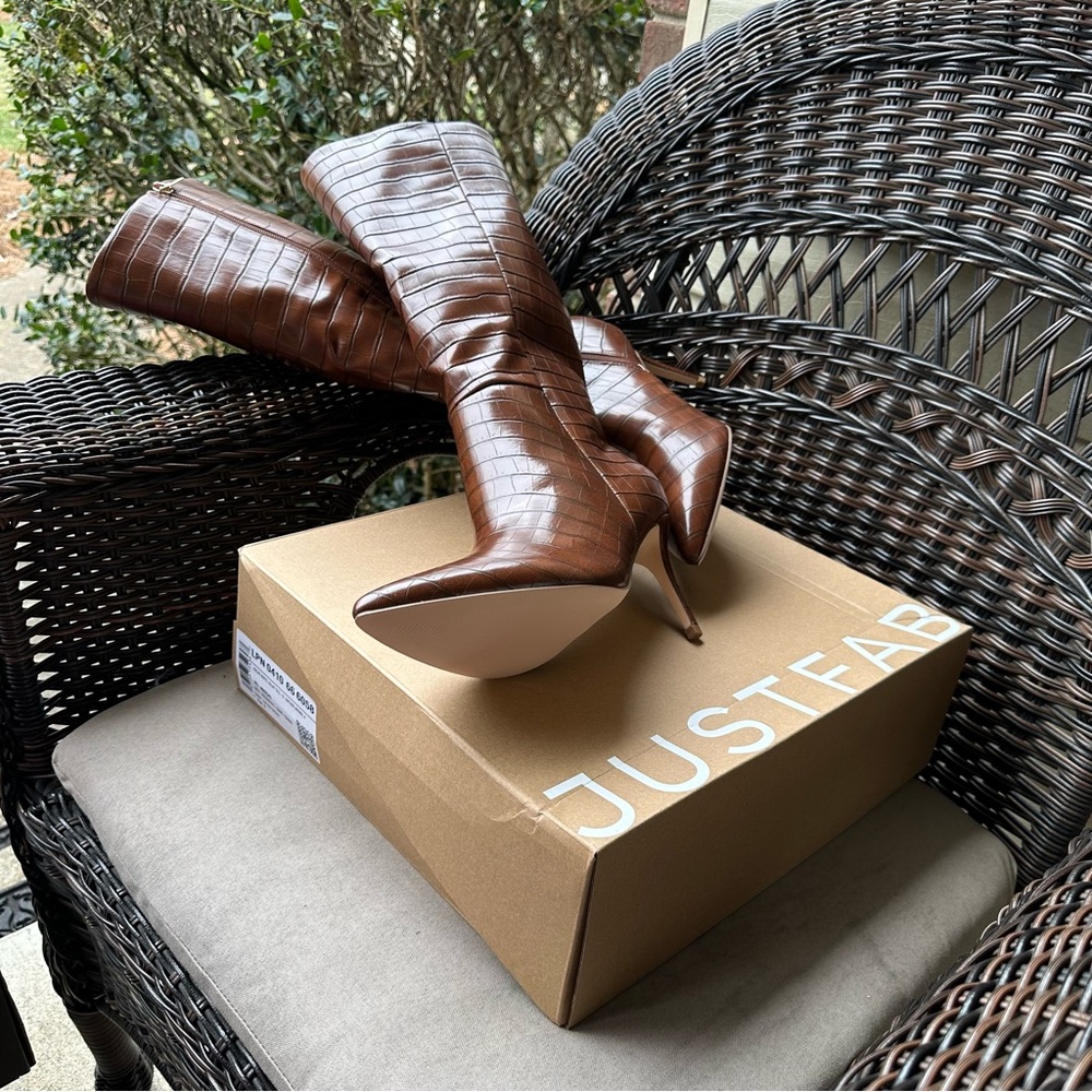 JustFab Khloy Leather Brown Tall Heeled Boots 9 - Picture 11 of 12